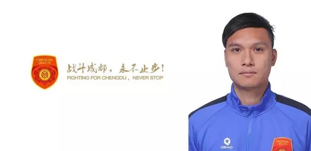 曾主演《又见一帘幽梦》、《在远方》等经典影视剧的保剑锋,这次在电影《长安伏妖》中担纲男一号厨师李长安,与;亚洲第一性感女神克拉拉饰演的公孙玉小姐是一对恋人